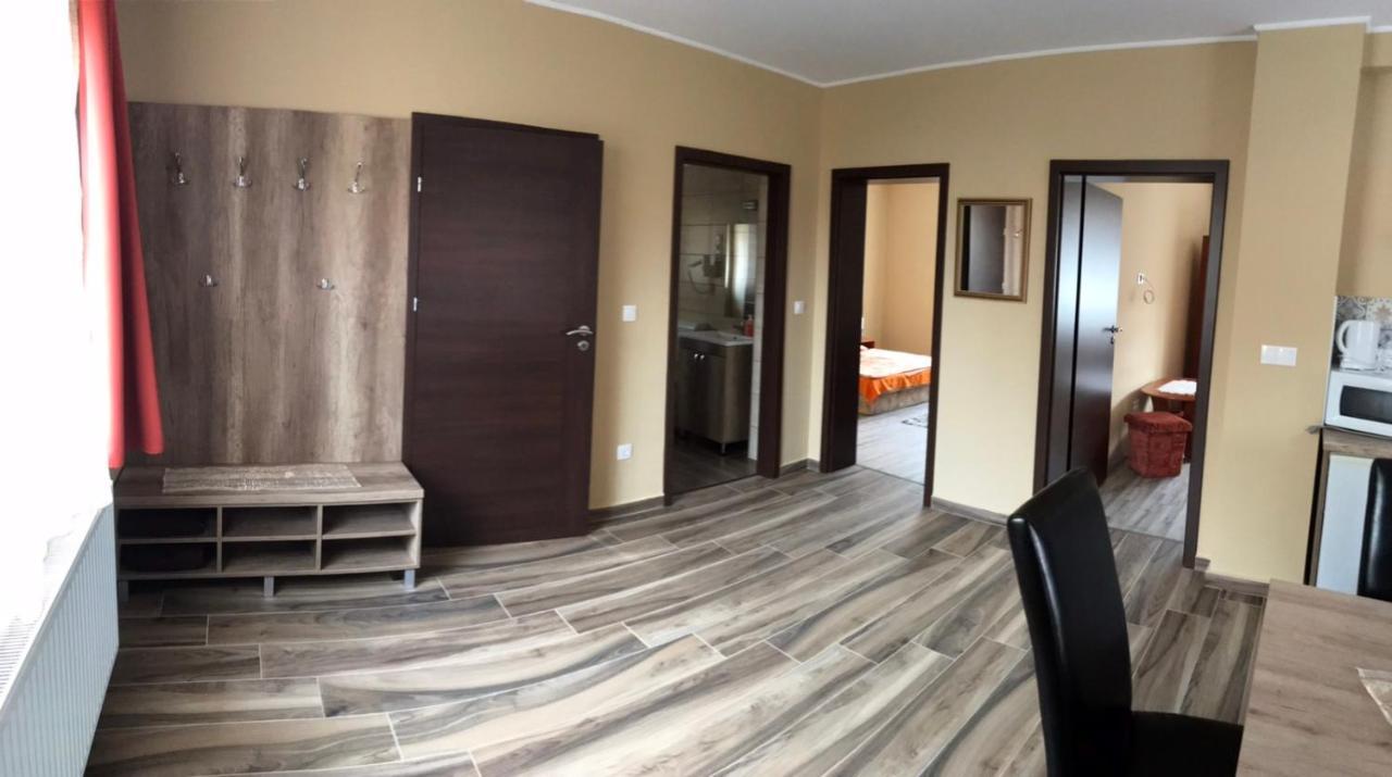 Adrienn Apartman Шарвар Екстер'єр фото